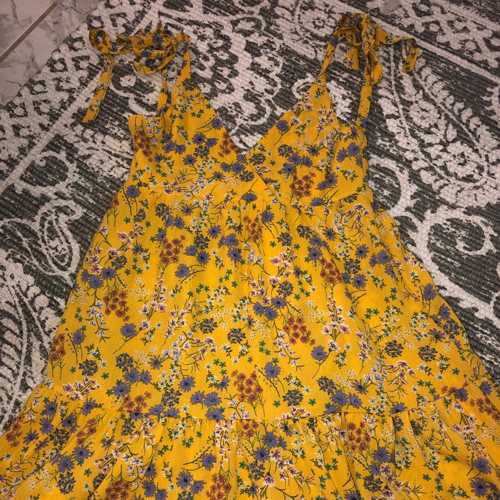 Yellow floral dress, bow straps NEVER WORN